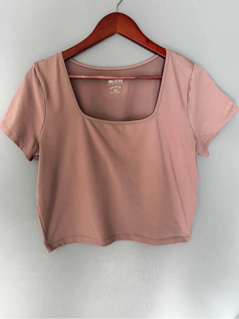 Hollister Women's Soft Pink/Mauve Short Sleeve Crop Top | Size XL